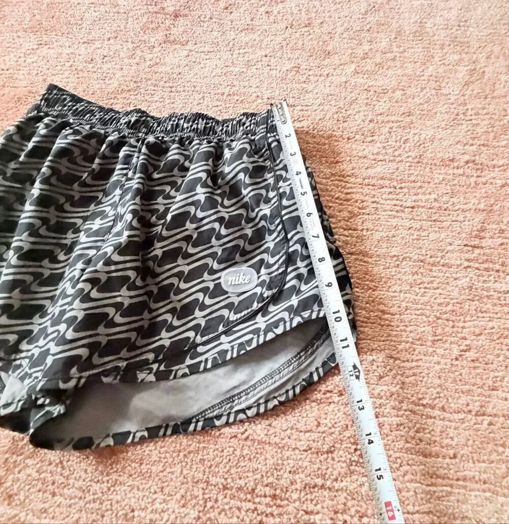Nike Women’s M Dri-FIT Tempo Running Shorts Black Gray Print